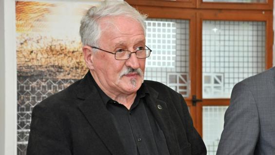 2016-04-09-kiallitasnyito-vermes_2.jpg